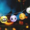 Halloweenský světelný řetěz z lampionů – 7,5 x 110 cm – 2 x AA baterie