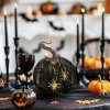 Halloweenská dekorace – dýně – 11 cm – černá s pavoukem – pěna