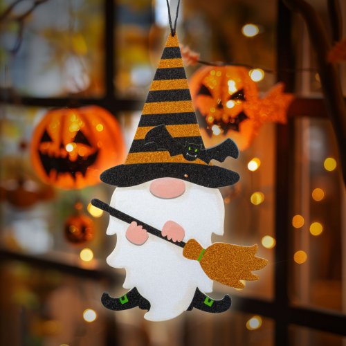 Halloweenská dekorace - skřítek - závěsný - pěna - 44 x 26 cm