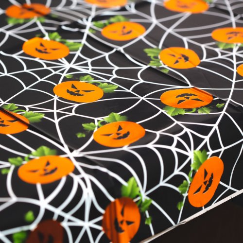 Halloweenský ubrus – hliníkový efekt – 137 x 183 cm – dýně, pavučina