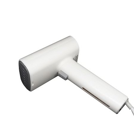 Přenosný elektrický napařovač oděvů