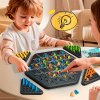 Interaktivní řetězová geometrická společenská hra