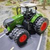 Osmikolový hračkářský traktor