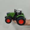 Osmikolový hračkářský traktor
