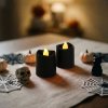 Halloweenová svítící dekorace – LED svíčka – černá – 2 ks / balení