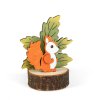 Stolní dekorace – s MDF javorovým listem a zvířátkem – 9 x 7 x 11,5 cm – 4 varianty