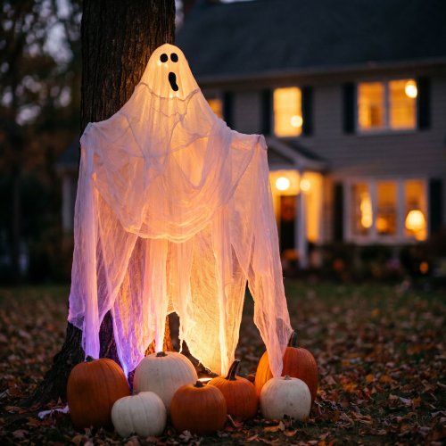 Halloween dekorace – strašidelná látka – 2,15 x 1,52 m – bílá