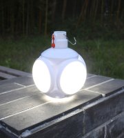 Solární voděodolná zahradní lampa