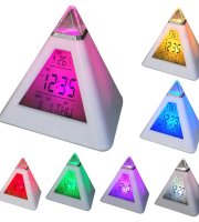 Budík, digitální, stolní hodiny (měnící se barvy, ve tvaru pyramidy)