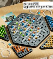 Interaktivní řetězová geometrická společenská hra