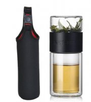 Láhev na čaj s filtrem a pouzdrem Černá