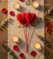 Sada zapichovacích srdcí – červený plyš, pěnová guma – 28 cm – 2 ks / balení