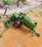 Secí stroj na hračkářský traktor
